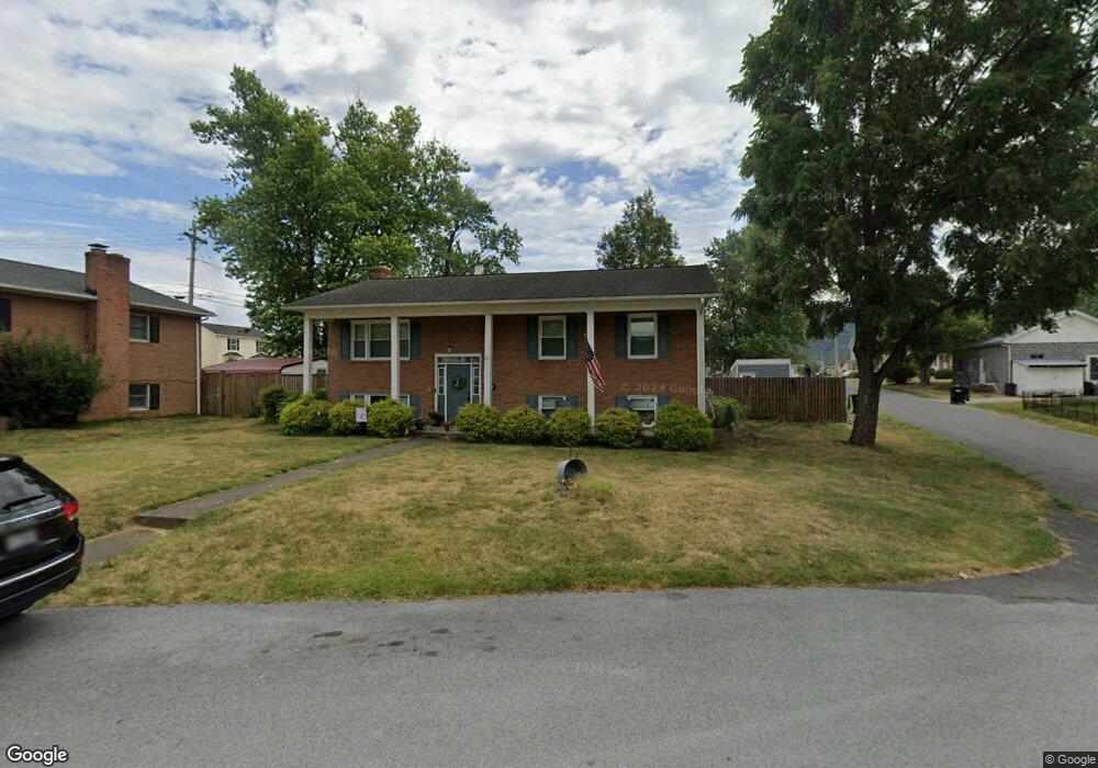 281 Crawford St, Strasburg, VA 22657 - photo 1