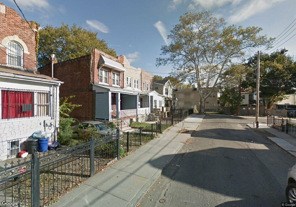 16421 104th Rd, Jamaica, NY 11433 - photo 1