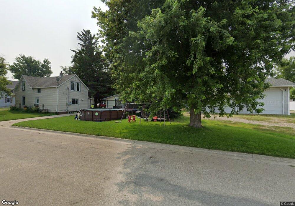 716 4th Ave SW, Jamestown, ND 58401 - photo 1