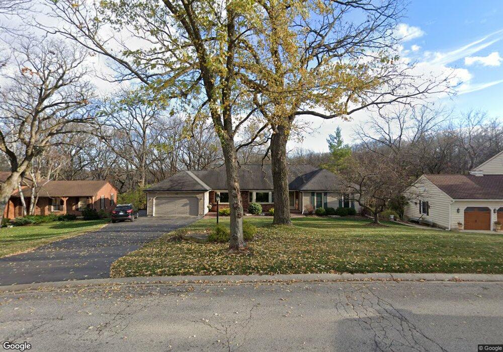 705 Oakview Dr, Algonquin, IL 60102 - photo 1