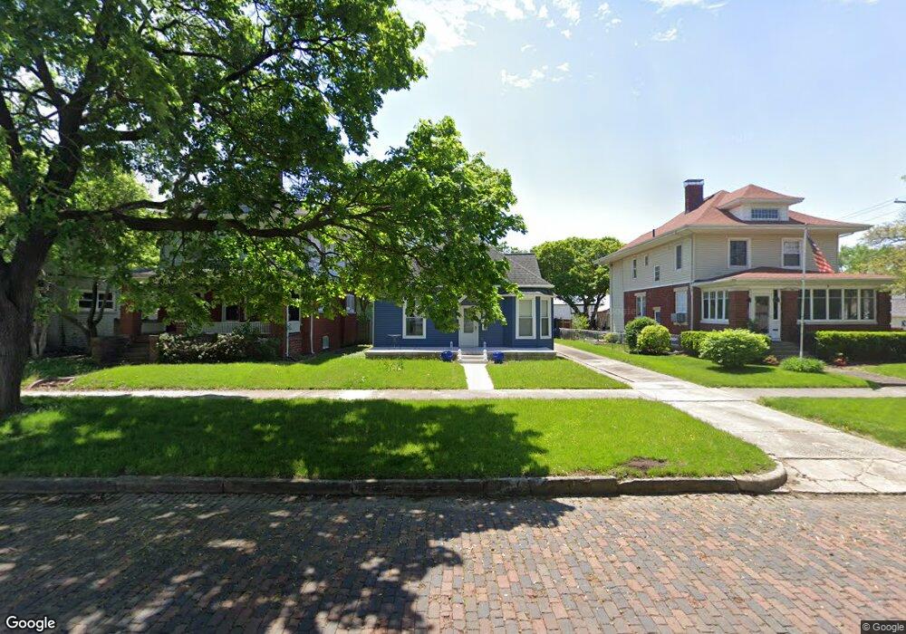 917 Wabash Ave, Mattoon, IL 61938 - photo 1