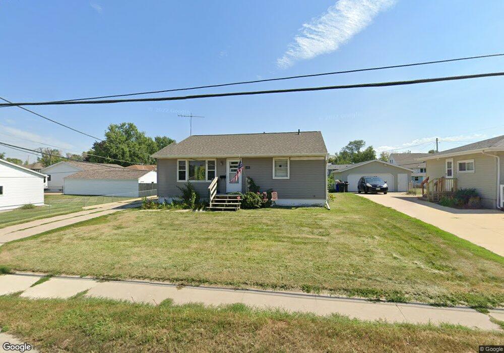 109 Edgewood Rd NW, Cedar Rapids, IA 52405 - photo 1