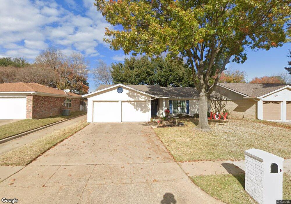 613 Morning Glory Ln, Bedford, TX 76021 - photo 1