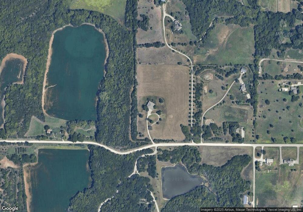 9338 SW 37th St, Topeka, KS 66614 - photo 1