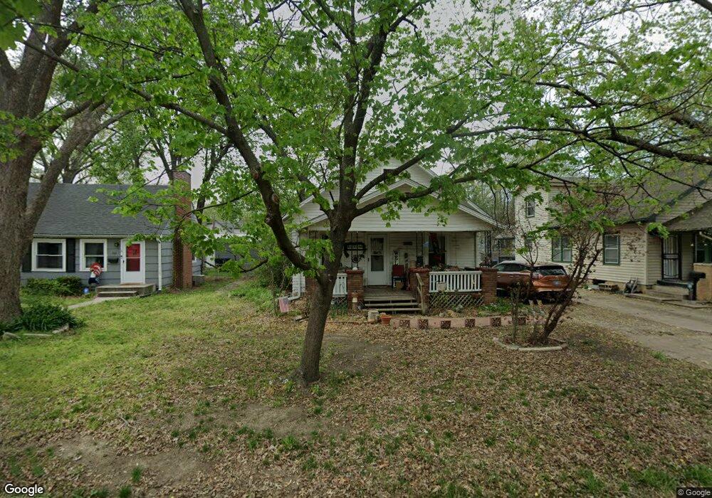 1515 SW Wayne Ave, Topeka, KS 66604 - photo 1