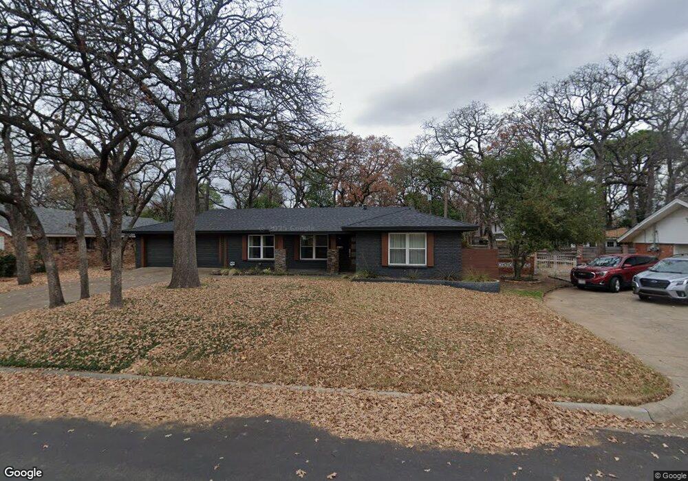 704 Joanna Dr, Hurst, TX 76053 - photo 1