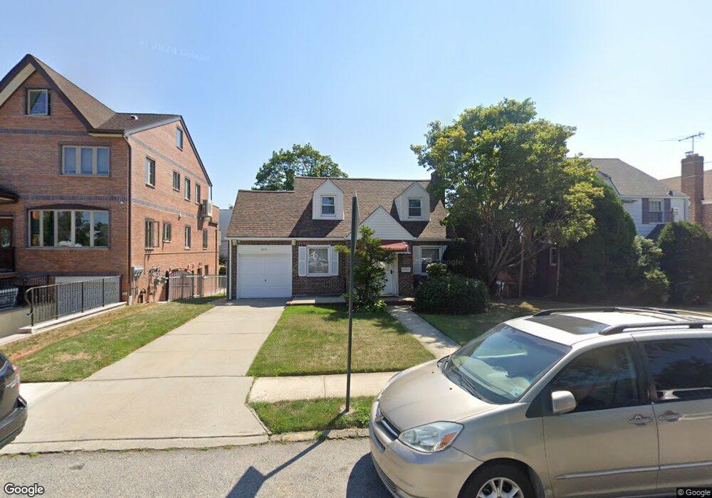 5715 141st St, Flushing, NY 11355 - photo 1