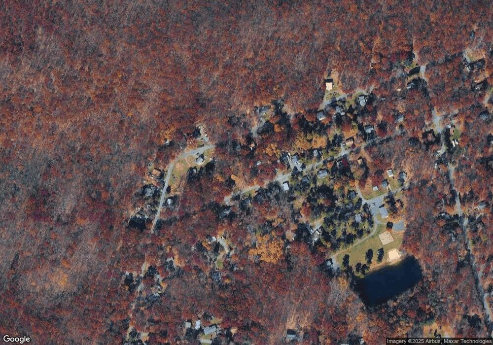 9084 Robinhood Dr, Kunkletown, PA 18058 - photo 1