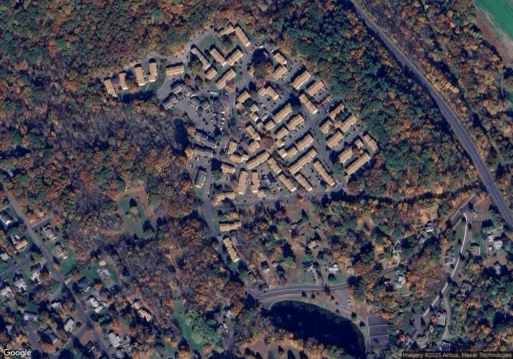 30 Round Tree Dr unit 6, Naugatuck, CT 06770 - photo 1