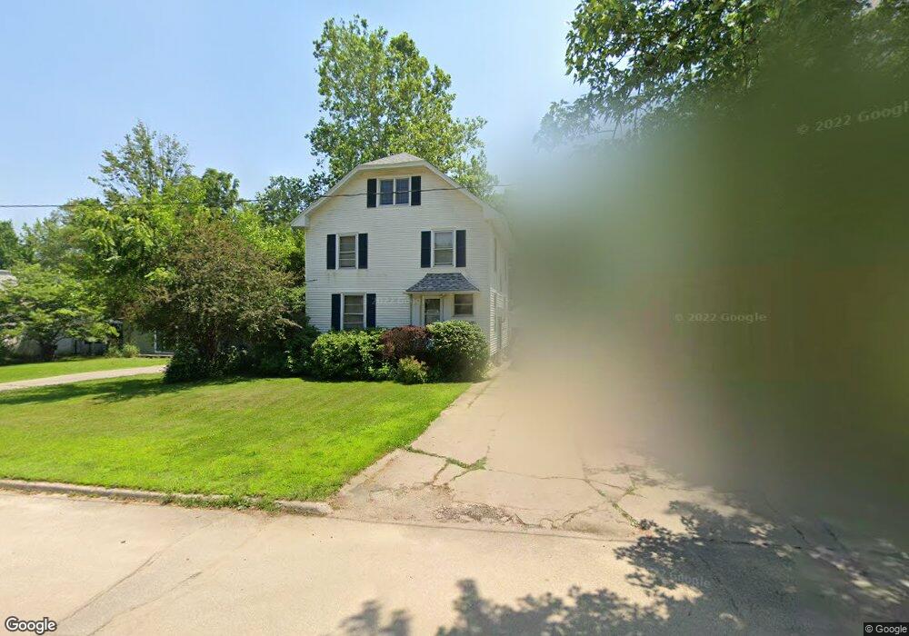 2733 Iowa Ave SE, Cedar Rapids, IA 52403 - photo 1