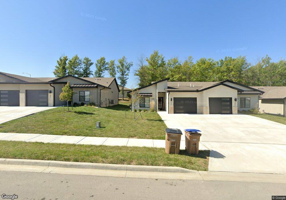 304 N Franklin St, Raymore, MO 64083 - photo 1