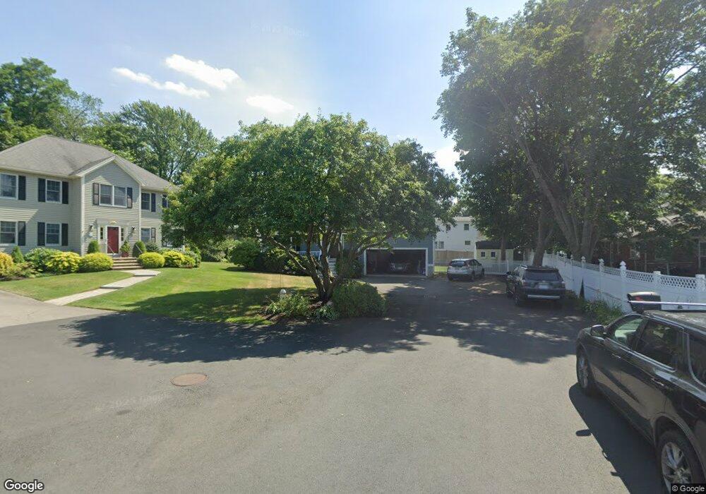 8 Winslow Square Ln, Marblehead, MA 01945 - photo 1