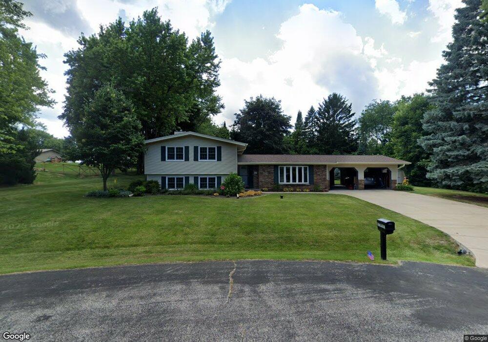 W257N5991 Windy Pass Dr, Sussex, WI 53089 - photo 1