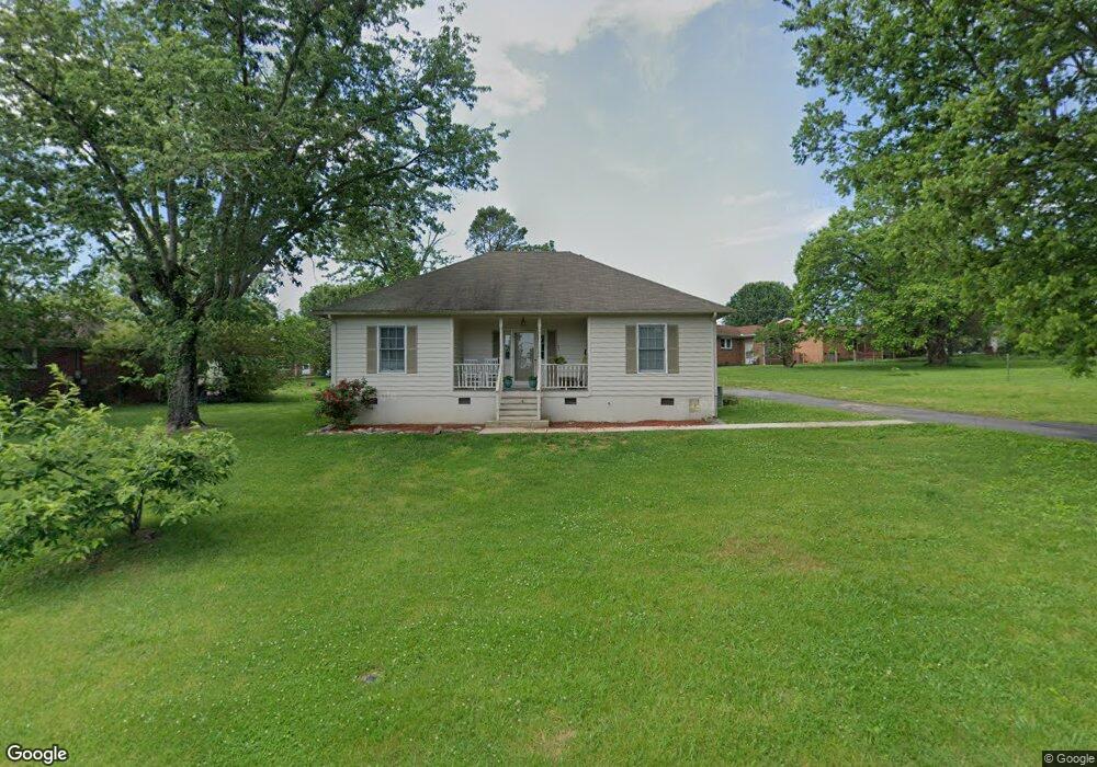 301 Charlotte Dr, Shelbyville, TN 37160 - photo 1
