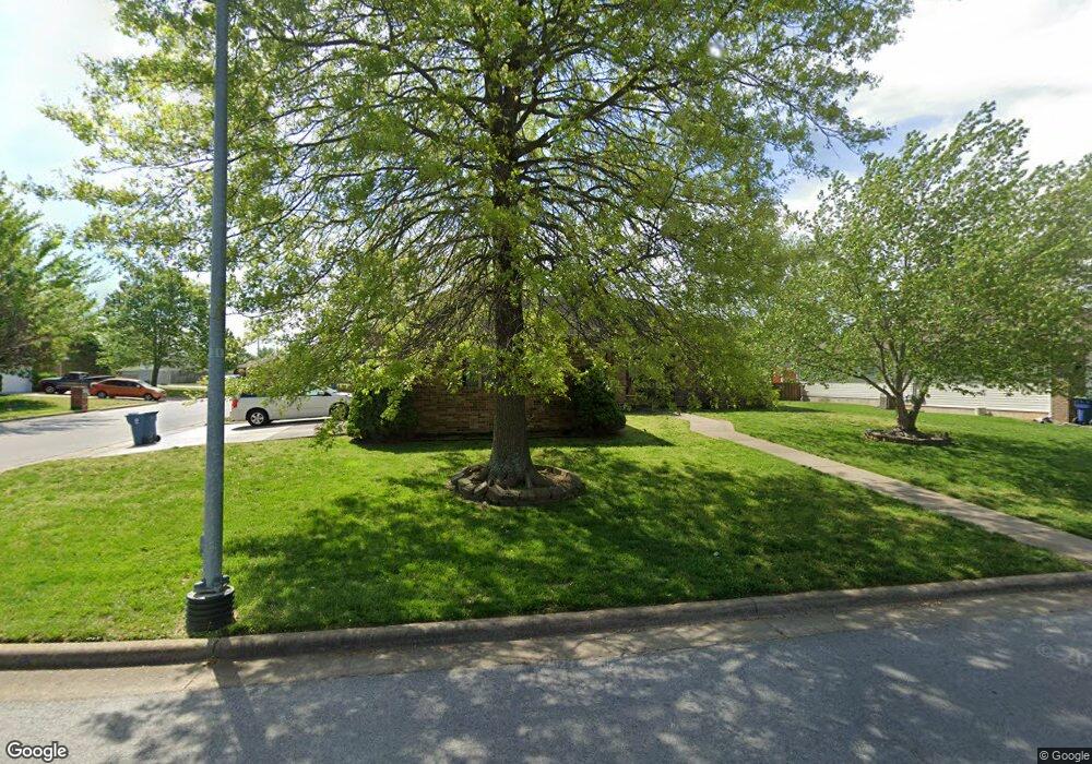 608 W Coventry St, Nixa, MO 65714 - photo 1