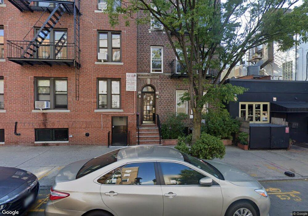 28-51 34 Th St unit 2 R, New York City, NY 11103 - photo 1