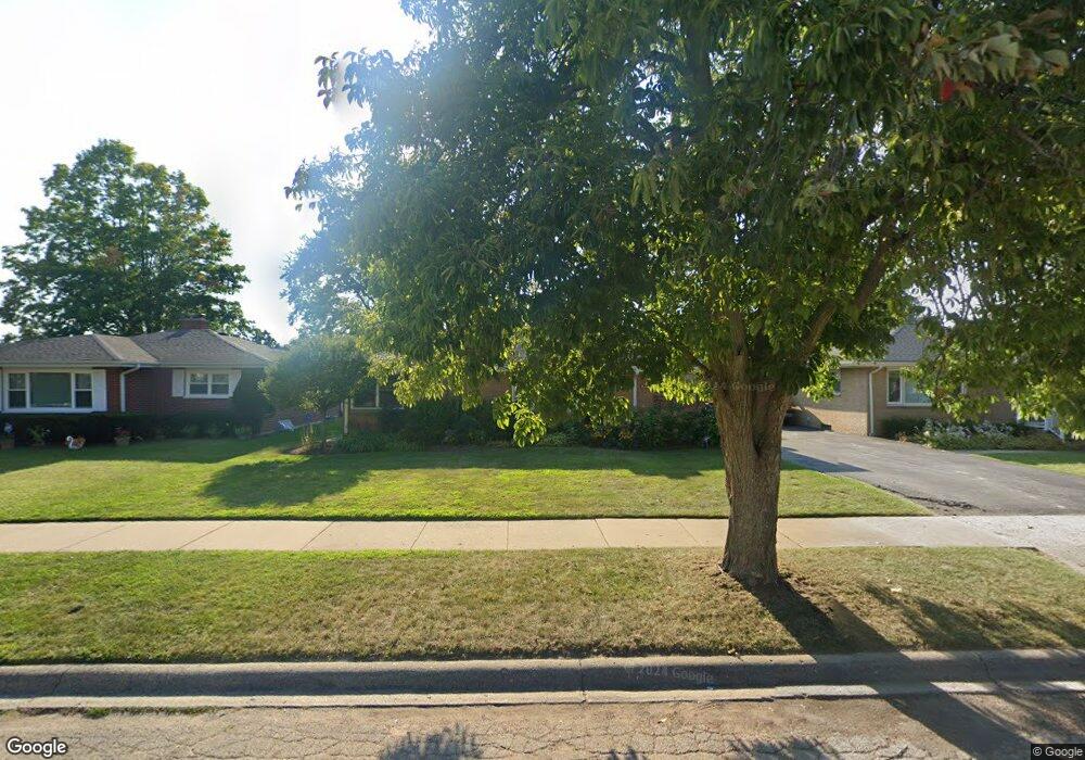 820 S Fulton Ave, Waukegan, IL 60085 - photo 1