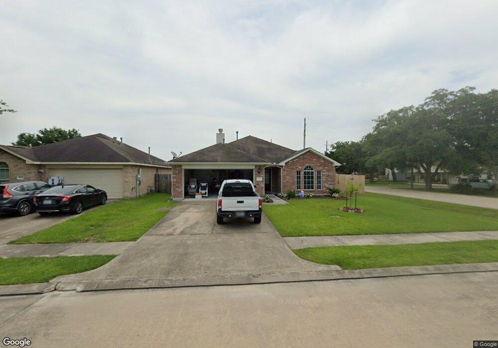 5200 Mcgrath Dr, Alvin, TX 77511 - photo 1