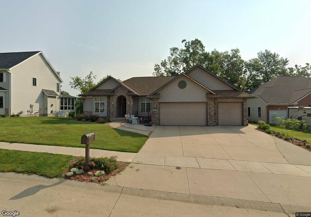2718 Seneca Ct NE, Cedar Rapids, IA 52402 - photo 1