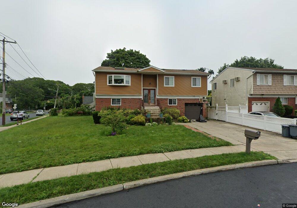 1077 Christopher Ct, West Hempstead, NY 11552 - photo 1