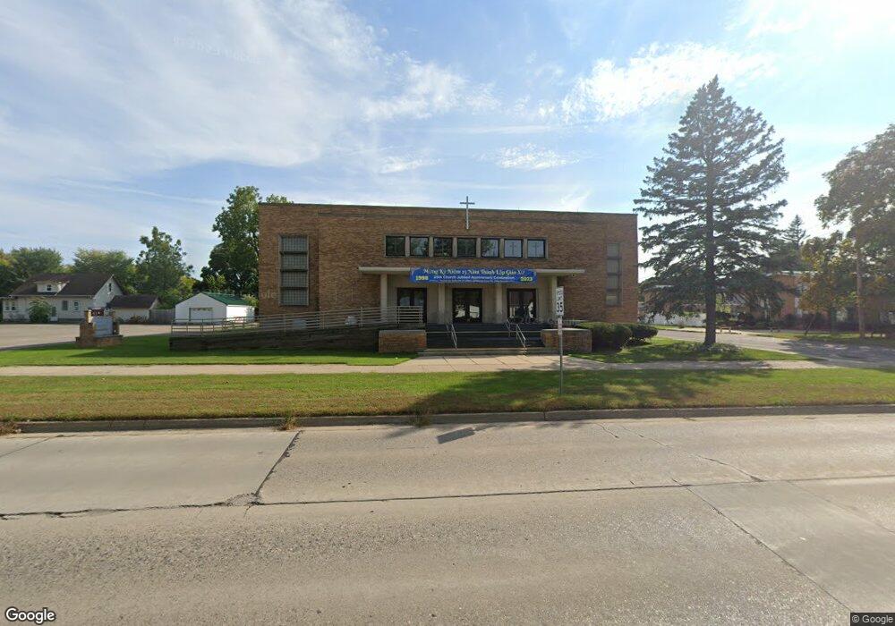 1611 W Oakland Ave, Lansing, MI 48915 - photo 1