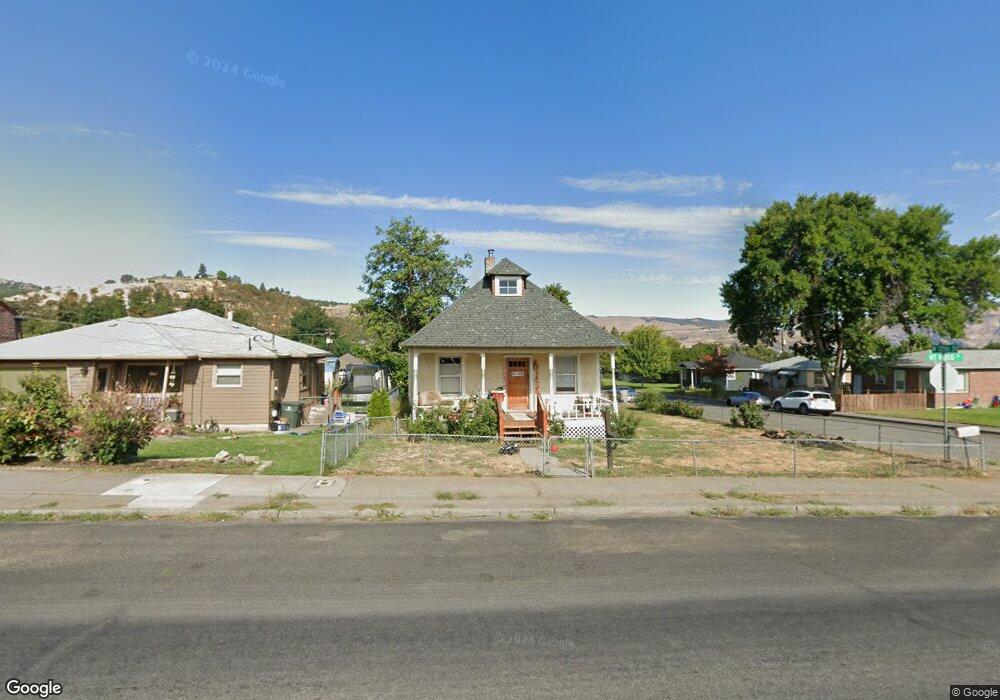 1303 Mount Hood St, the Dalles, OR 97058 - photo 1