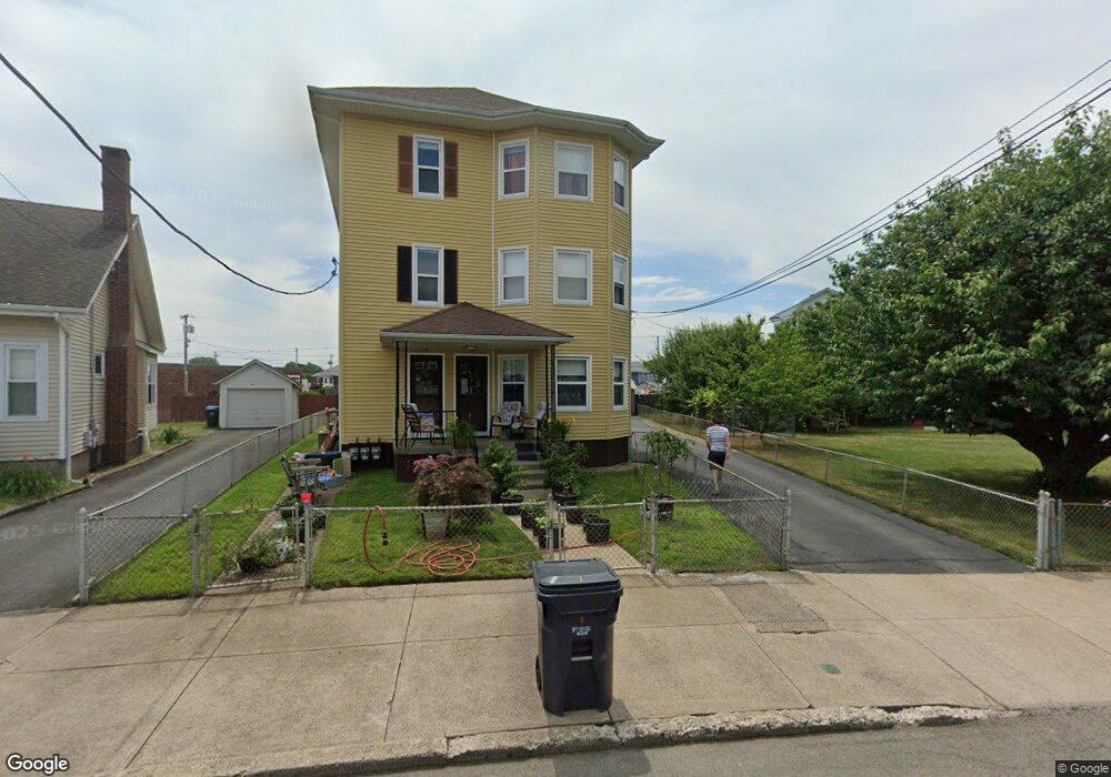 11 Crescent Rd, Pawtucket, RI 02861 - photo 1