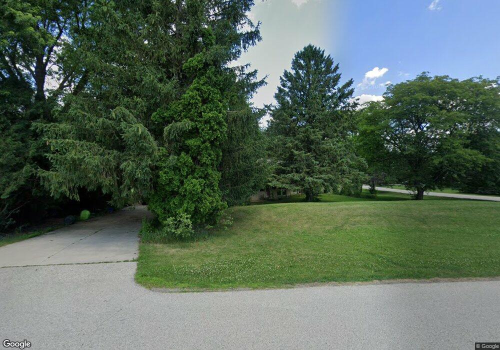 N50W27702 N Courtland Cir, Pewaukee, WI 53072 - photo 1