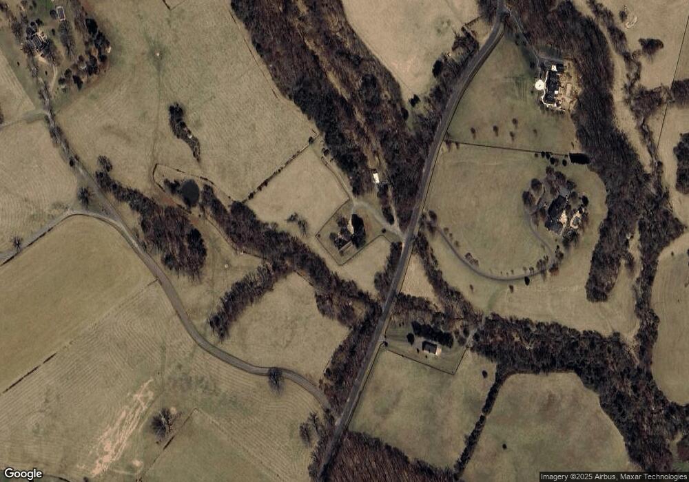 1488 Taylors Gap Rd, Charlottesville, VA 22903 - photo 1