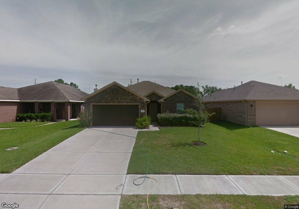 388 Henry St, Alvin, TX 77511 - photo 1