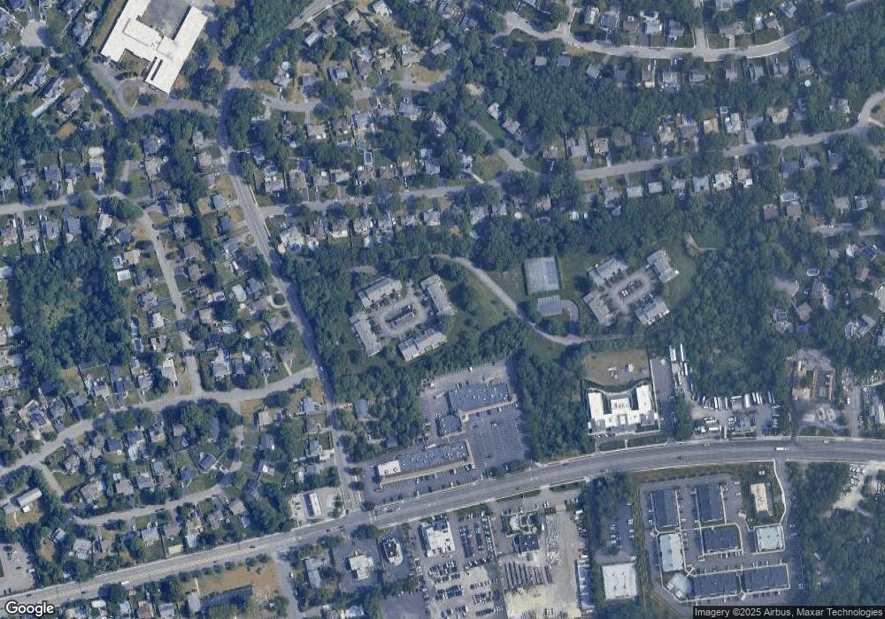 17 Sandy Hill Rd unit 17, ComMacK, NY 11725 - photo 1