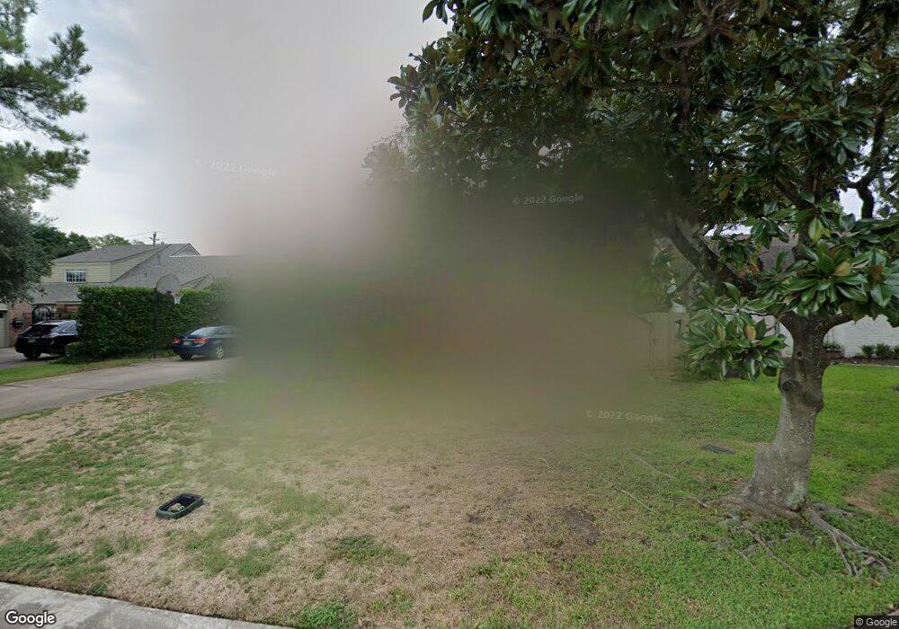 10219 Piping Rock Ln, Houston, TX 77042 - photo 1