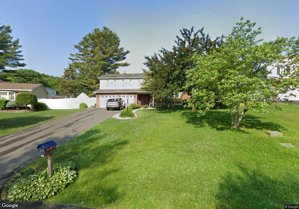 15 Fairway Ln, Schenectady, NY 12304 - photo 1