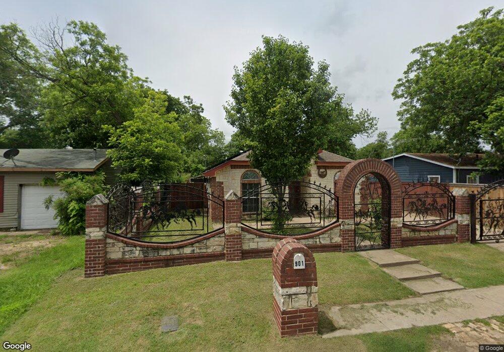 901 Chase Ave, Cleburne, TX 76031 - photo 1