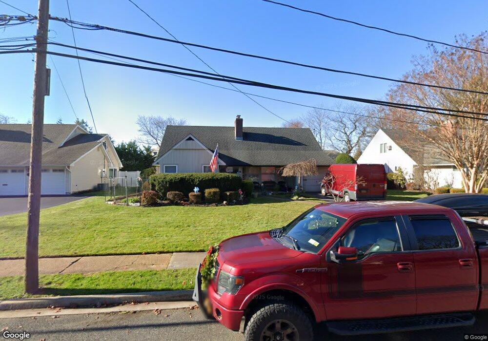 17 Arbor Ln, Merrick, NY 11566 - photo 1