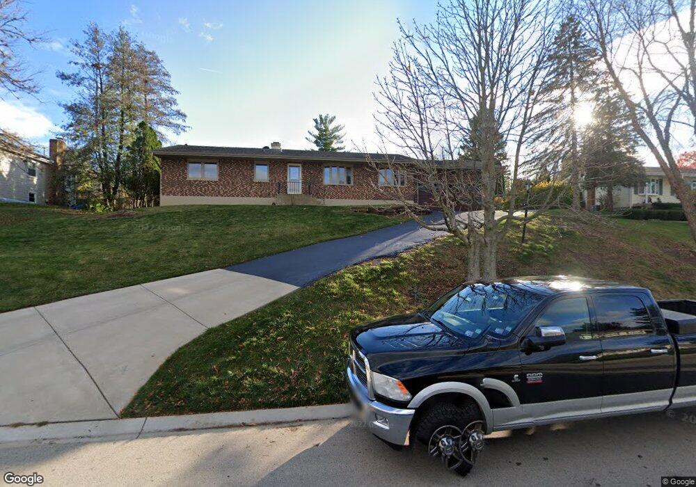 1325 Surrey Ln, Algonquin, IL 60102 - photo 1