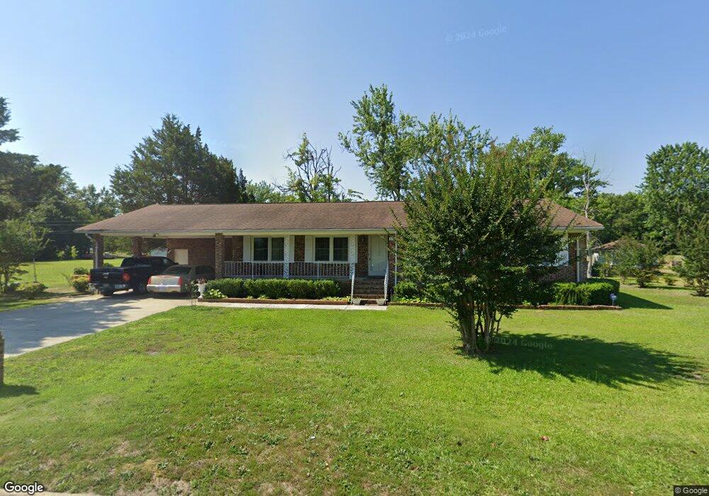 313 College Dr, Laurinburg, NC 28352 - photo 1