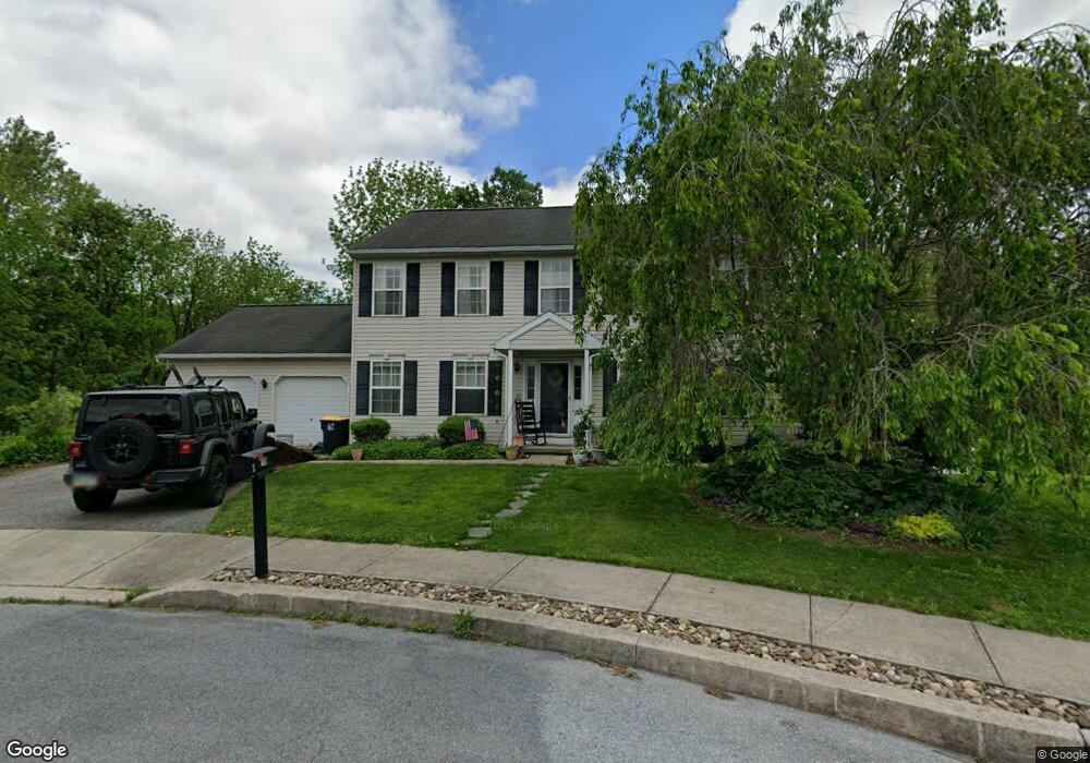 10 Tulpehocken Ct, Womelsdorf, PA 19567 - photo 1