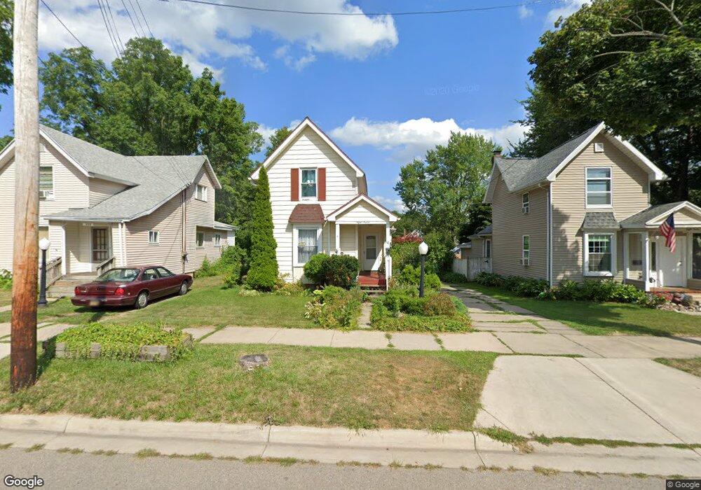 816 N Sycamore St, Lansing, MI 48906 - photo 1