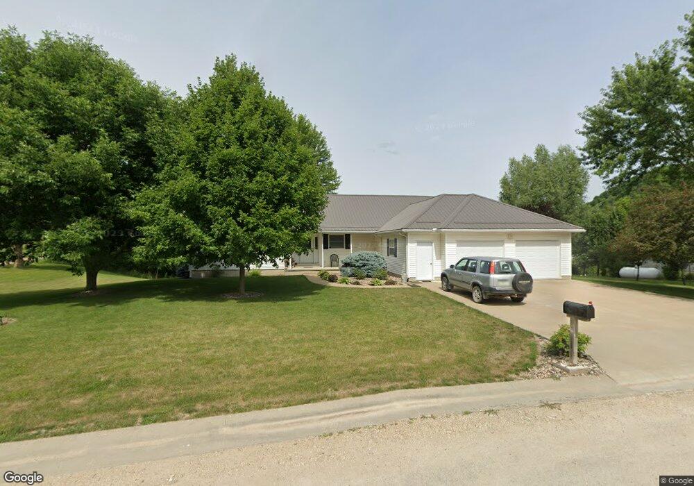 385 Hickory Ln, Lansing, IA 52151 - photo 1