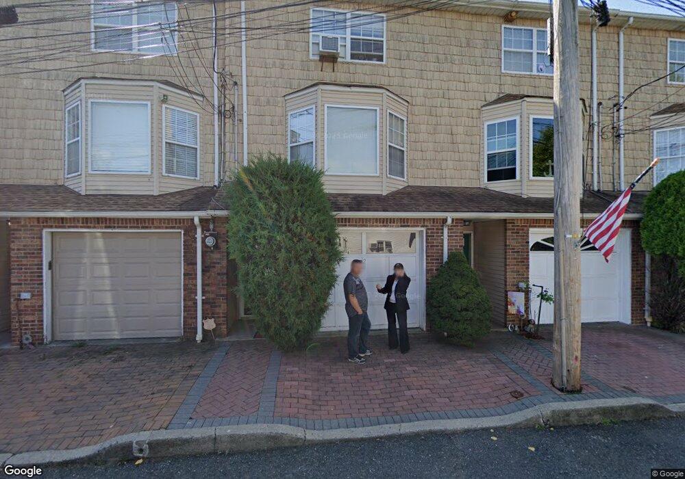 20 Francine Ln, Staten Island, NY 10314 - photo 1