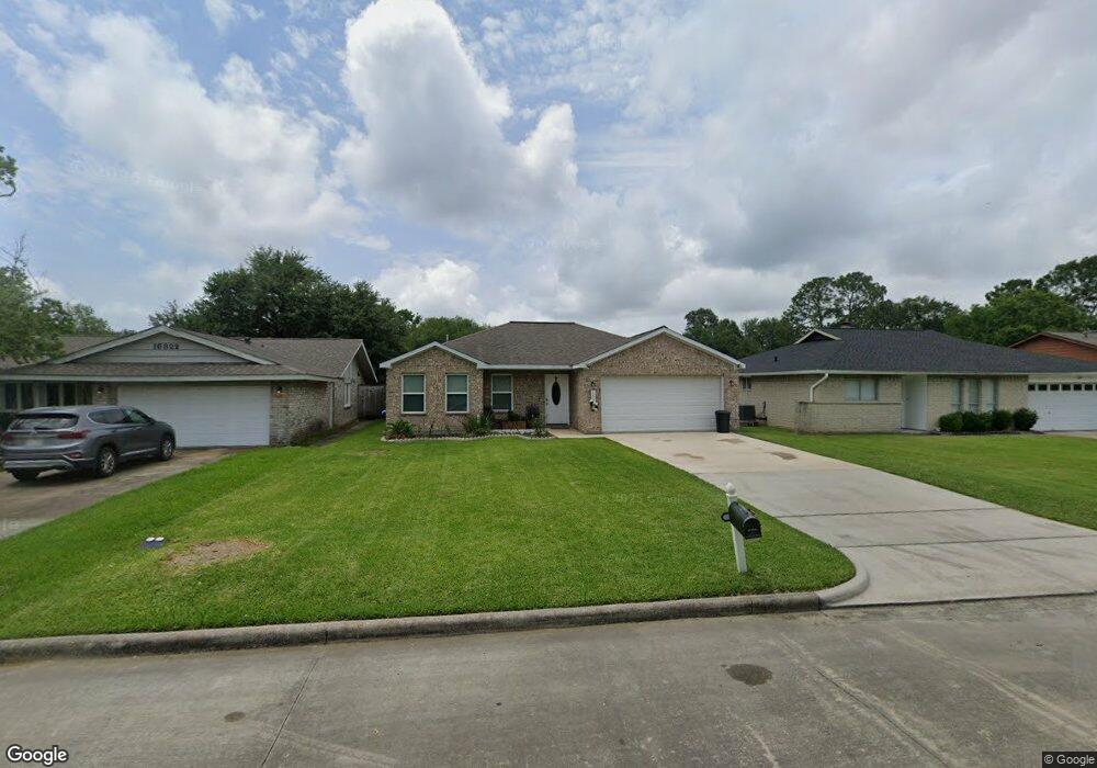 16818 Blackhawk Bl, Friendswood, TX 77546 - photo 1