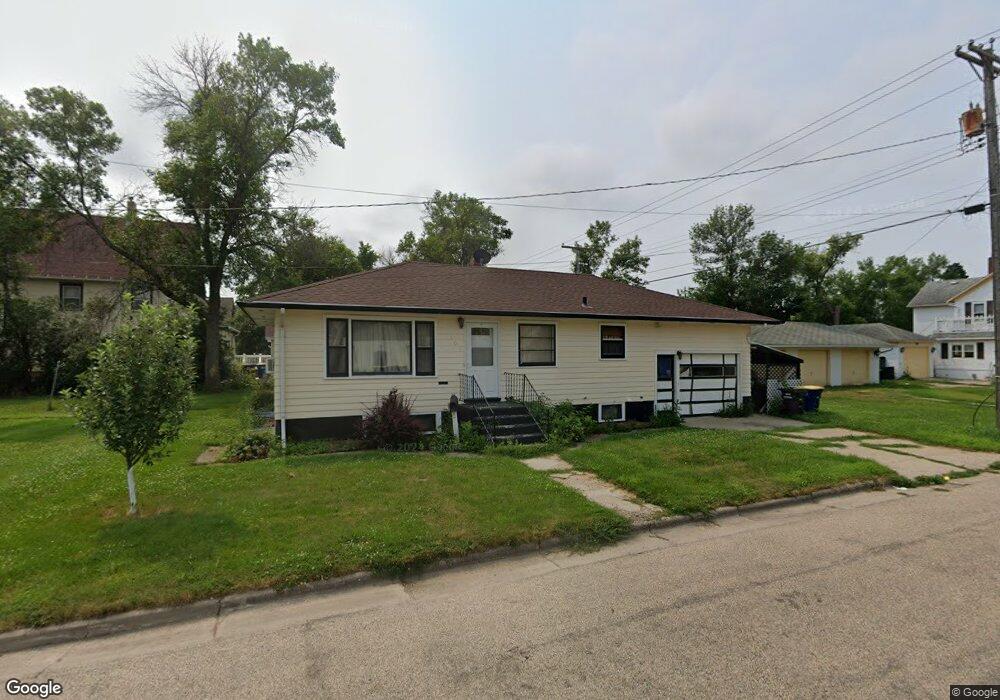 109 6th St NW, Jamestown, ND 58401 - photo 1