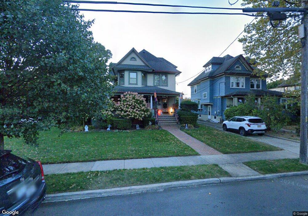 28 Brower Place, Lynbrook, NY 11563 - photo 1