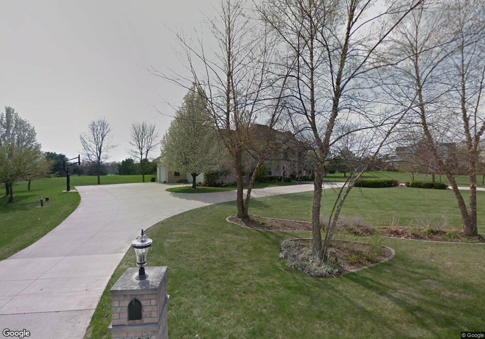 3159 Diamond Dr, Cedar Rapids, IA 52403 - photo 1