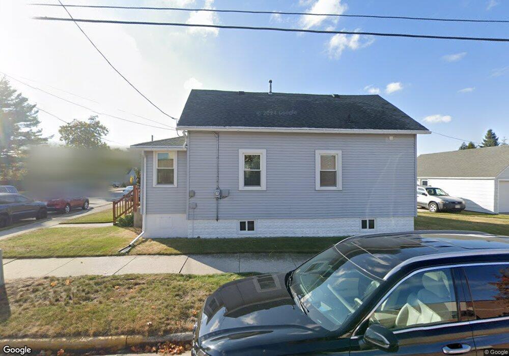 1018 Buchholz St, Two Rivers, WI 54241 - photo 1