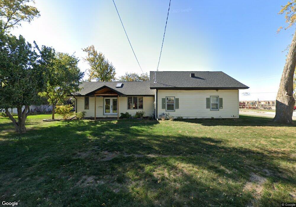 1029 E 10th St N, Newton, IA 50208 - photo 1