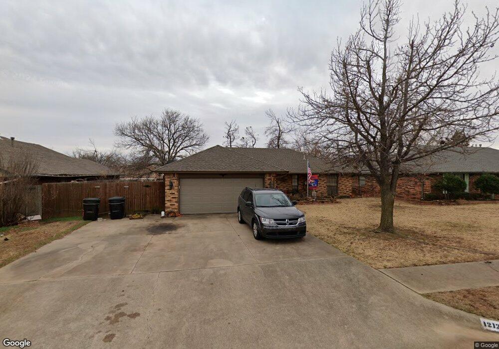 1212 NE 22nd St, Moore, OK 73160 - photo 1