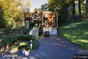 9 Glen Way, Cold Spring Harbor, NY 11724