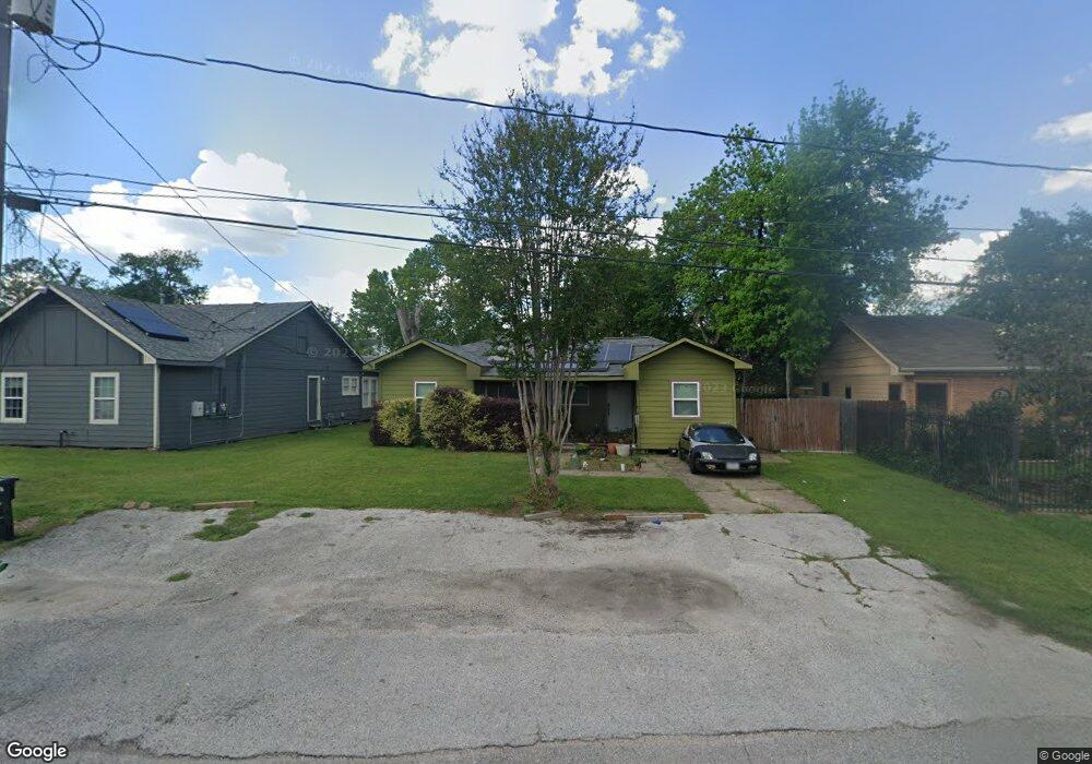 352 Delz St, Houston, TX 77018 - photo 1